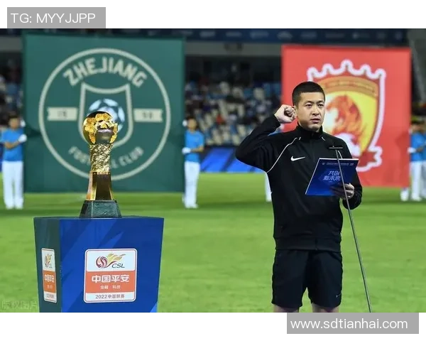 从草根到巨星:足球奋斗历程中的励志故事与梦想追寻